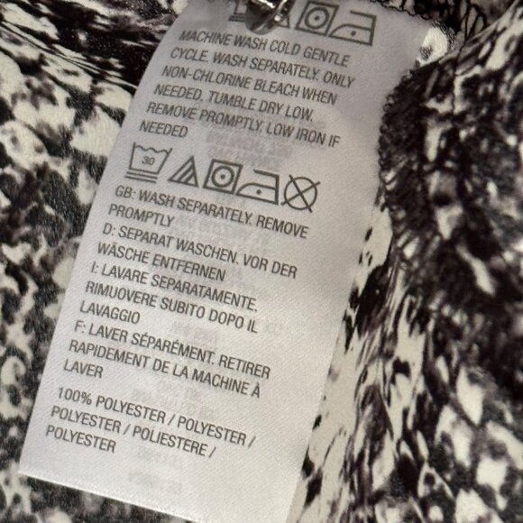 Susan Graver Women's Black & White Asymmetrical Hem Blouse Size M 100% Polyester - Picture 3 of 12